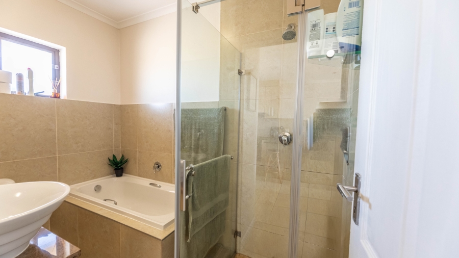 1 Bedroom Property for Sale in Table View Western Cape